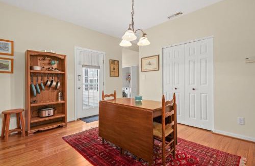 Capeville House | Capeville Cottage - modern comfort close to Cape Charles!