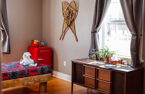 Scotstown Bed & Breakfast | Capharnaüm Gîte - Boutique - Café