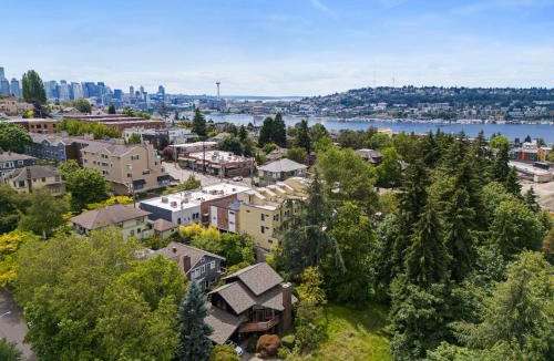 Capitol Hill Villa | CapHill Charm