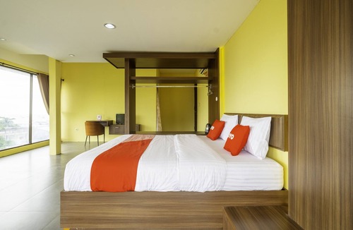Pelabuhan Ratu Hotel | Capital O 1973 Guest House Toserba Selamat Syariah Pelabuhan Ratu