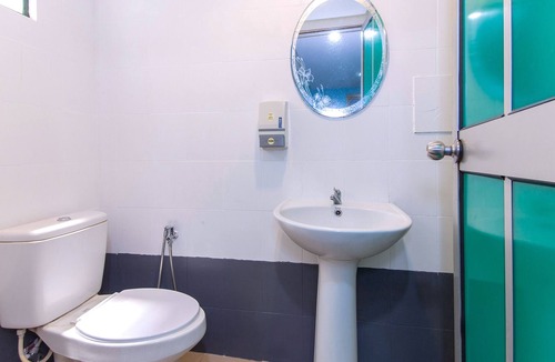 Kemayan Square Hotel | Capital O 252 Lotus Hotel