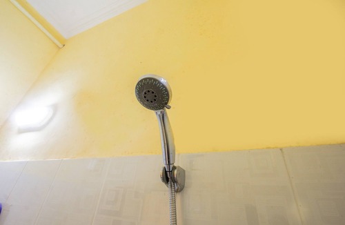 Lombok Hotel | Capital O 93391 Golden Manggis Hotel Near SMKN 1 Lingsar