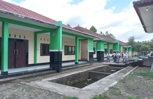 Lombok Hotel | Capital O 93391 Golden Manggis Hotel Near SMKN 1 Lingsar