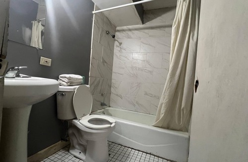 Greater Grand Crossing Hotel | Capital O Empire Motel Chicago I-94