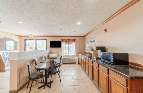 La Porte Hotel | Capital O Fairway Inn - Baytown La Porte TX