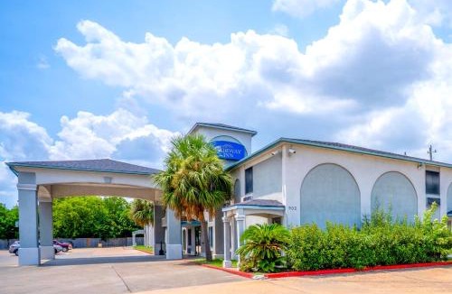 La Porte Hotel | Capital O Fairway Inn - Baytown La Porte TX