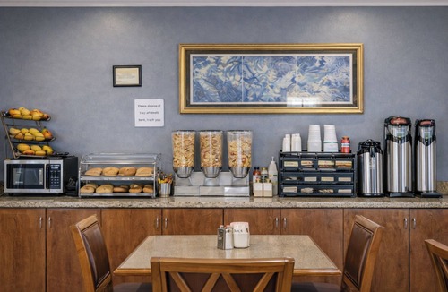 Rantoul Hotel | Capital O First Heritage Inn Rantoul IL I 57