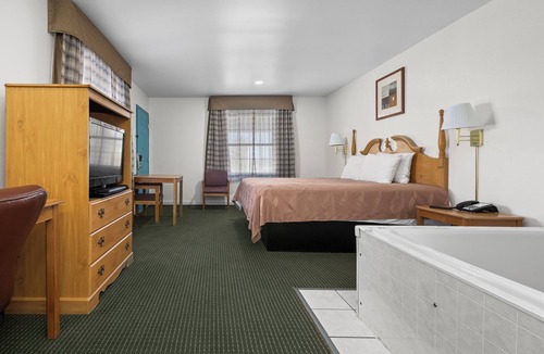 Rantoul Hotel | Capital O First Heritage Inn Rantoul IL I 57