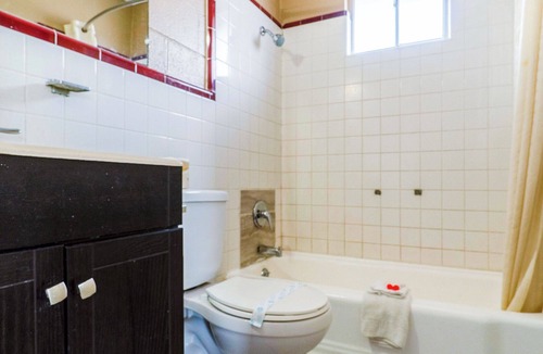 Beeville Hotel | Capital O Hotel Beeville - US 181