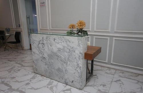 Bekasi Hotel | Capital O Iconic Rooms @ Golden City
