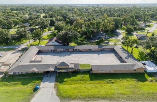 Clute Hotel | Capital O Parker Motel Clute Jackson Tx 332