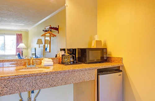 Stevenson Hotel | Capital O Stevenson Inn Riverside