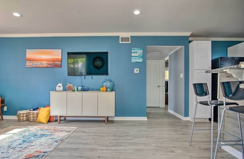 Topeka House | 'Capital Suites at the Park' - 5 Mi to Downtown!