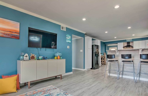 Topeka House | 'Capital Suites at the Park' - 5 Mi to Downtown!