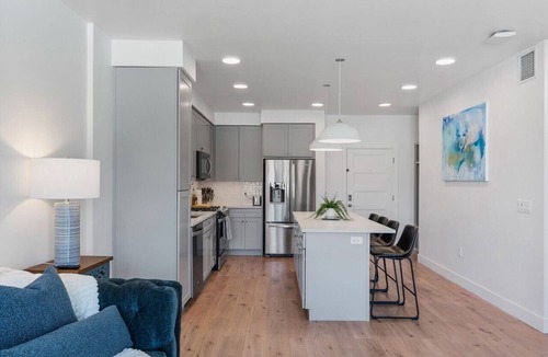 Downtown Salt Lake City Apartment | Capital Views! Pool/Spa/Gym/Bowling/Free Parking!