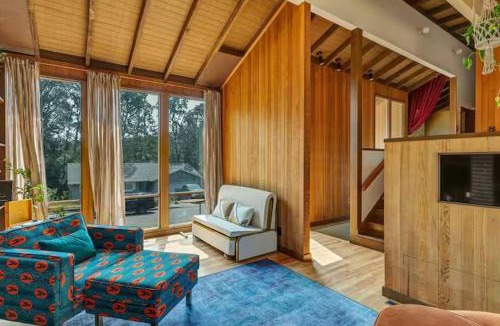 Salem House | Capitol Cabin