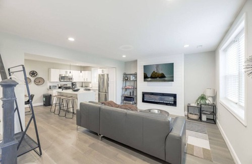 Capitol View House | Capitol City Château