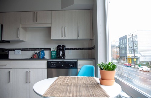 Broadway Apartment | Capitol Hill Hideaway: Modern Studio with Free Parking!