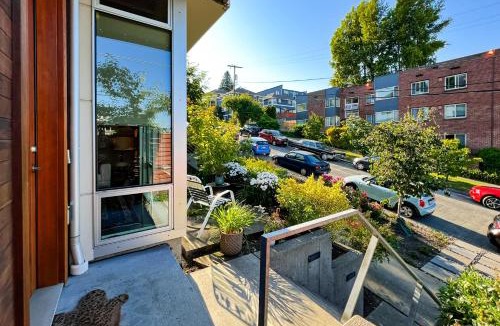 Mann House | Capitol Hill Kitty Corner