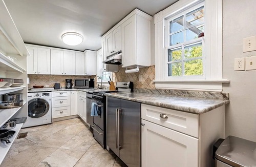 Downtown Little Rock Cottage | Capitol View 3-bedroom cottage with AC in Downtown Little Rock