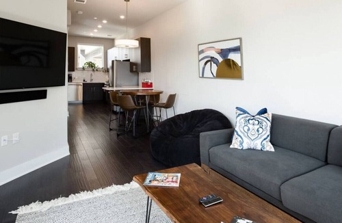 West End Condo | Capitol View Condos by One Fine Bnb - Paramount
