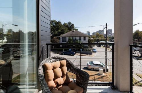 West End House | Capitol View Condos by One Fine Bnb - Paramount