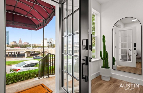Swede Hill House | Capitol View DT w Elevator + Free Swim Club Access