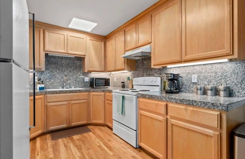 Capitola Apartment | Capitola Village Hideaway