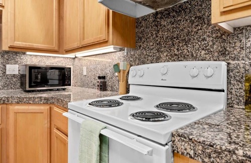 Capitola Apartment | Capitola Village Hideaway