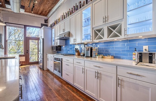 Hot Springs Condo | Capone's Loft -Most unique luxury place to stay in downtown Hot Springs!