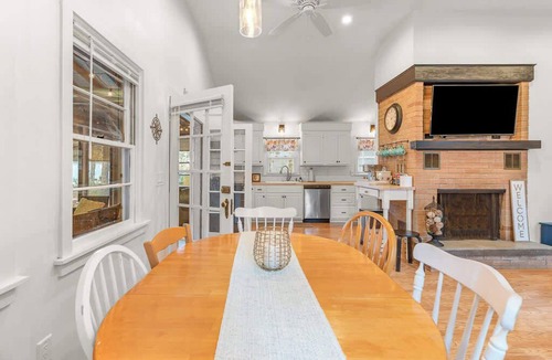 Mashpee House | Cappawack Cottage | Charming 3 BDR w/Fire Pit