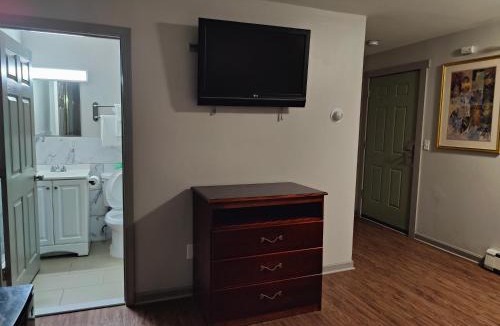 North Dartmouth Hotel | Capri Motel