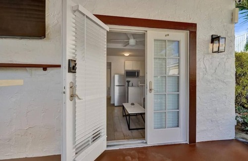 Mango Groves Apartment | Capri
