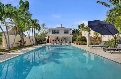 Mango Groves Apartment | Capri