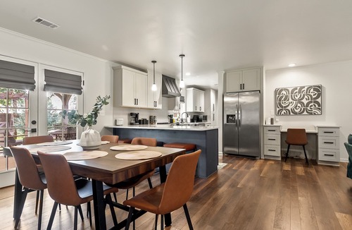Northport House | Capstone Manor Luxe Design 3bd2ba Central yet Tranquil