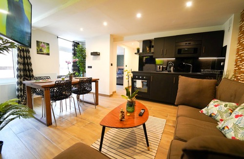 Valenciennes Apartment | Capsule Jungle