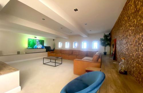 Vicq Villa | Capsule la grange arcade de jeux billard 4 chambres 300m2