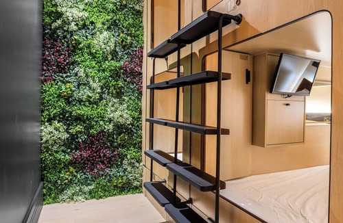 Downtown Montreal Hotel | Capsule residence