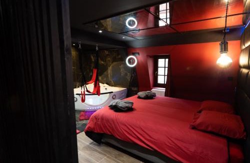 Valenciennes Apartment | Capsule Secret - Jacuzzi - Netflix & Home cinéma - Jeux de couple - Barre de pole dance