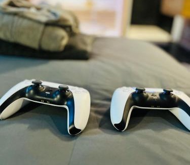 Douai Apartment | Capsule Street Art - Sauna- Jacuzzi - Playstation 5 - Billard - Netflix - Home cinéma - Terrasse