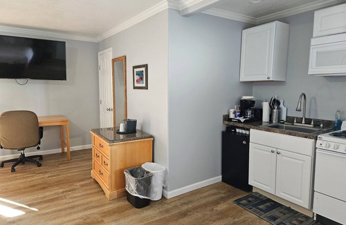 Alexandria Bay Hotel | Capt.'s Inn & Suites