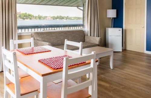 Alexandria Bay Hotel | Capt Thomson's Resort