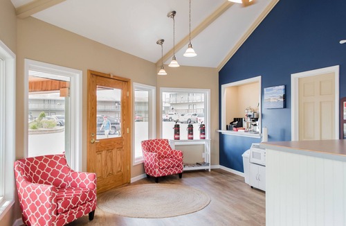 Alexandria Bay Hotel | Capt. Thomson's Resort