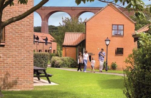 Whitby Resort | Captain Cooks Haven