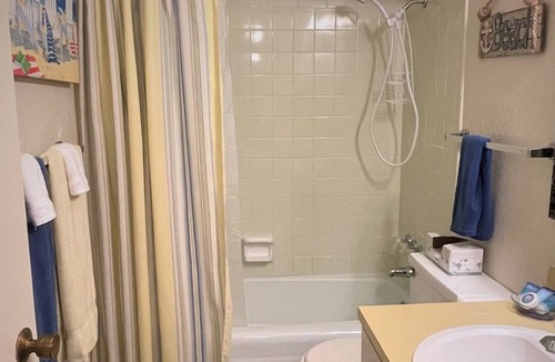 Sailhouse House | Captain Quarters at RRYC
