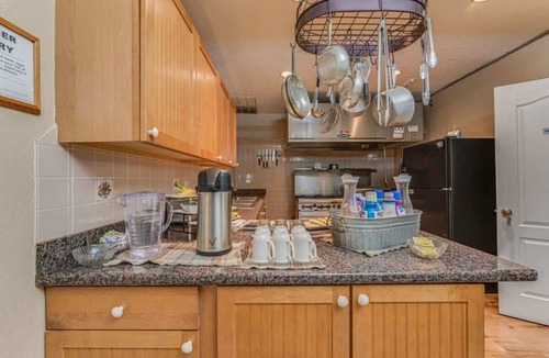 Chassahowitzka Bed & Breakfast | Captain room