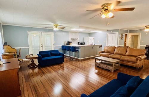 Turtle Beach House | Captain Roy's .