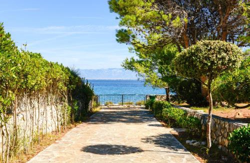 Ugljan Villa | Captain's Beach House