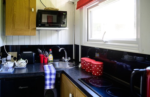 Cadgwith Ski Chalet | Captain's Cabin