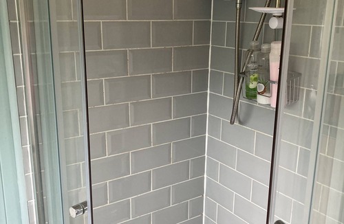 Cadgwith Ski Chalet | Captain's Cabin